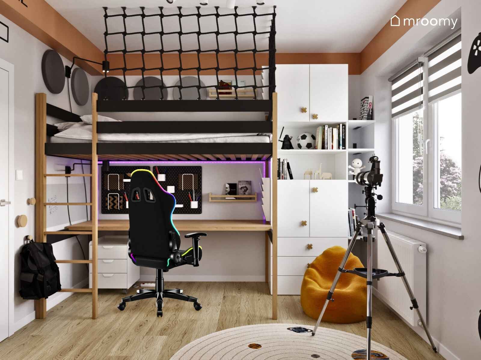 Projekt pokoju z łóżkiem na antresoli i biurkiem pod antresolą