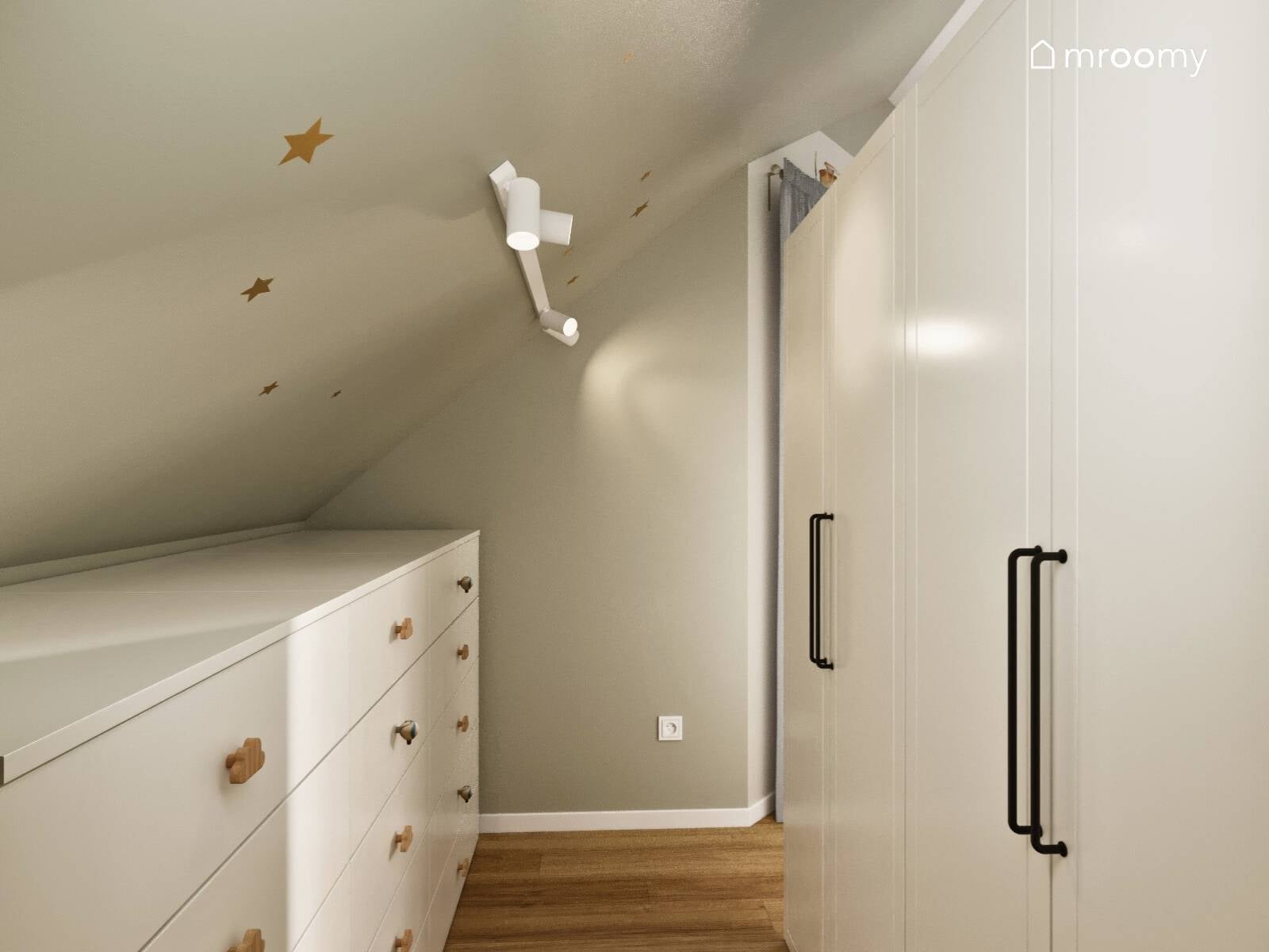 Garderoba w pokoju dziecka