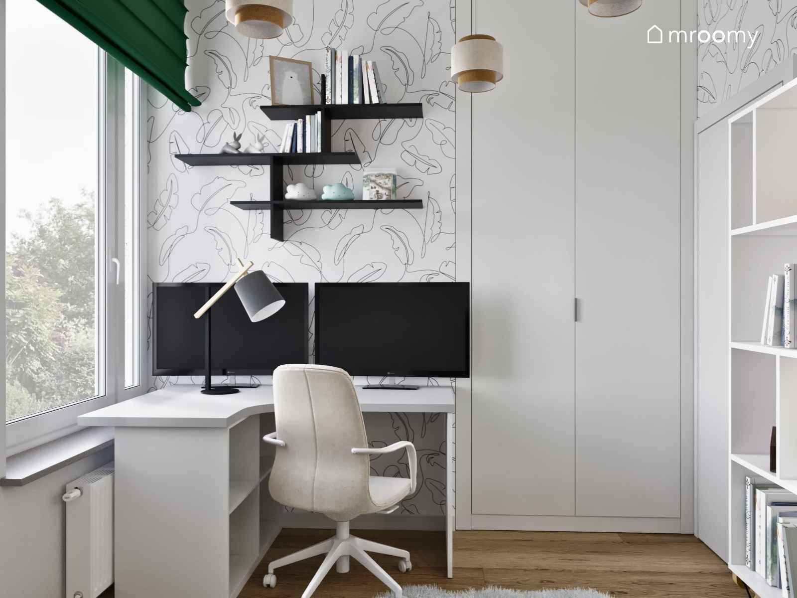 Strefa nauki w małym pokoju młodzieżowym