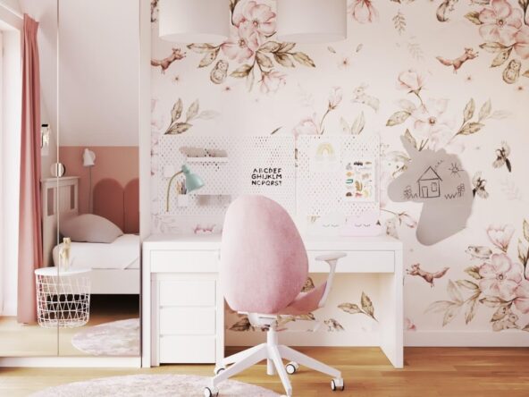 tapeta w duże, różowe kwiatostany w pokoju dziecka