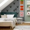 panele tapicerowane prostokątne wokół łóżka w pokoju chłopca