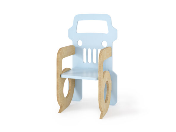 drewniane krzesełko dla dziecka w kształcie autka